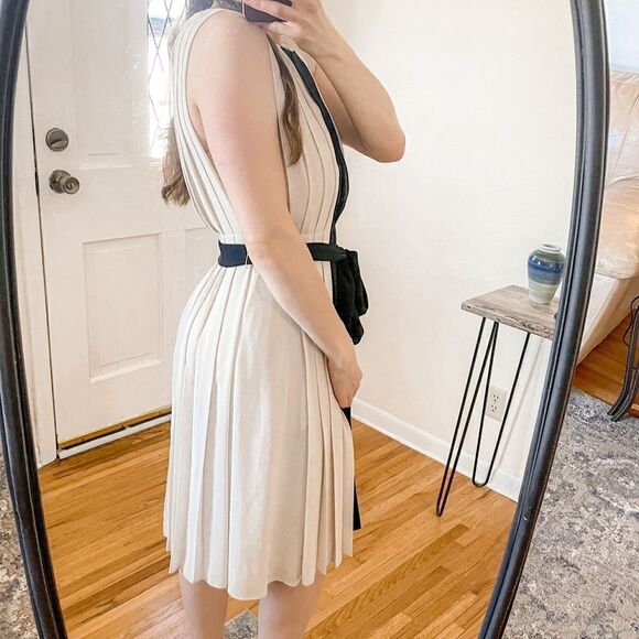 L’Agence Two-Tone Pleated Bateau Neck Sheath Dress 6 - Picture 3 of 9